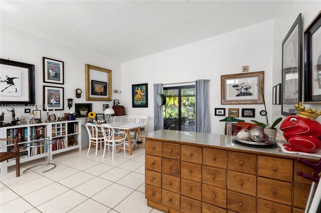 Foto del edificio - 8531 SW 27th Terrace