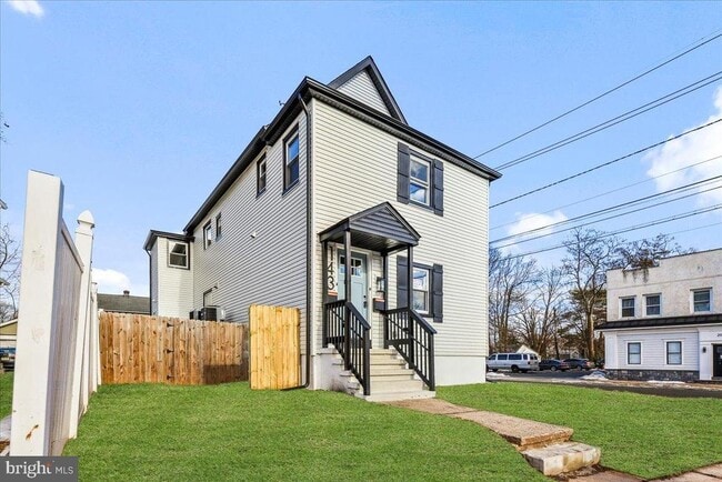 Building Photo - 143 Johnston Ave