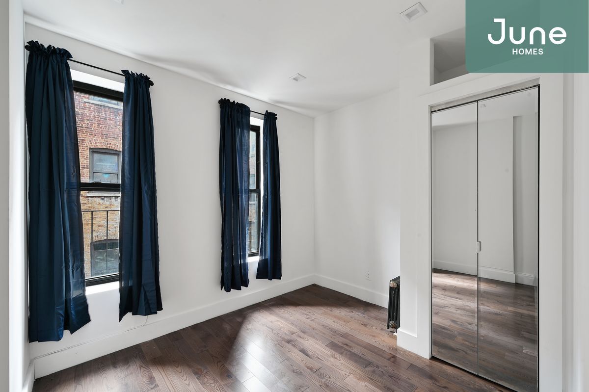 Foto principal - Full room in 4-bed/2.0-bath Home