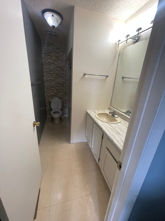 Foto del edificio - 822 Badger Ln