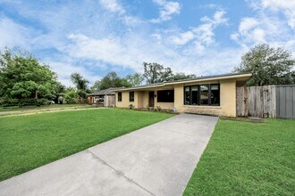 Building Photo - 4821 Viking Dr