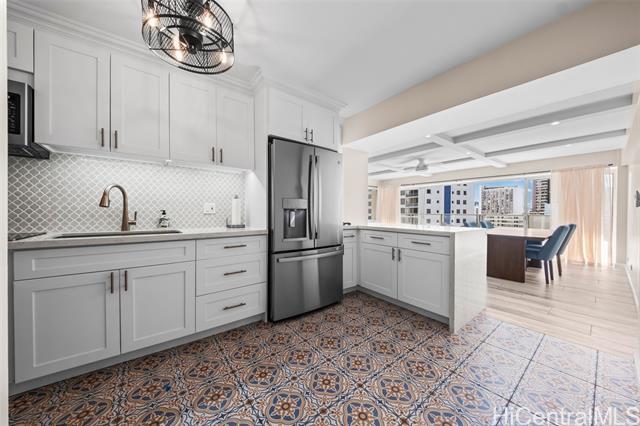 Building Photo - 1645 Ala Wai Blvd