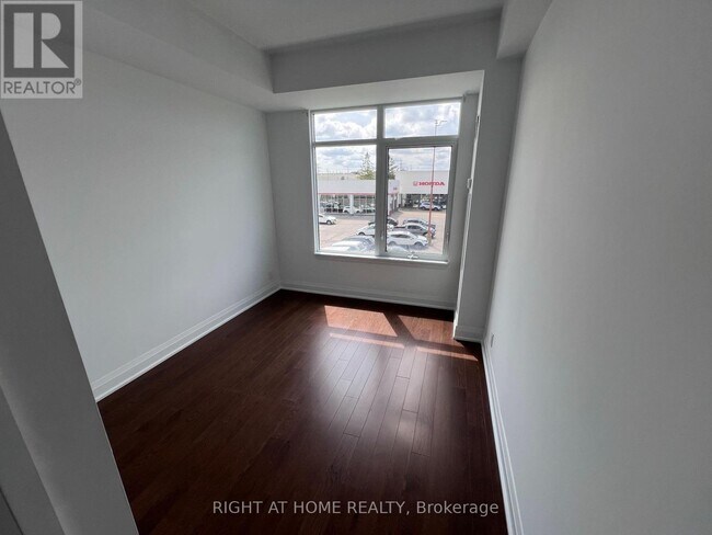 Photo du bâtiment - 12 Woodstream Blvd