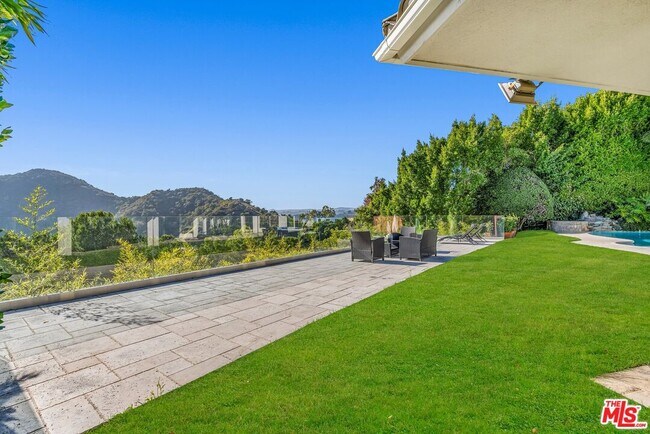 Building Photo - 2177 Summitridge Dr