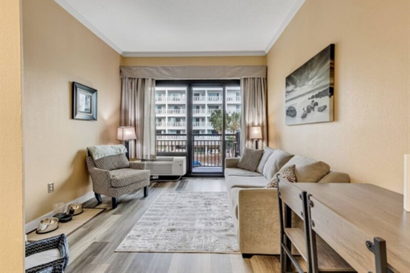 Foto principal - 2710 N Ocean Blvd