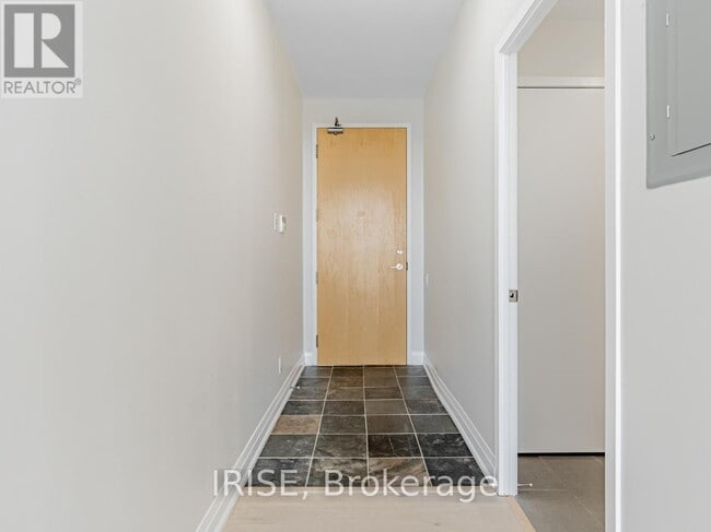 Building Photo - 33 Mill St