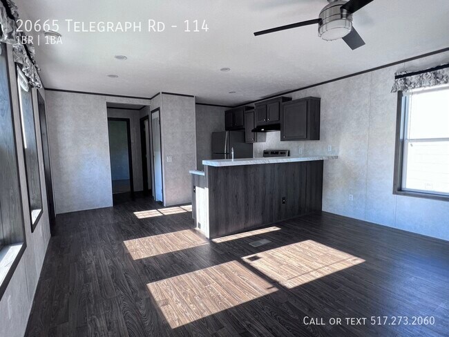 Building Photo - 1 Bedroom Fairmont Mobile Home