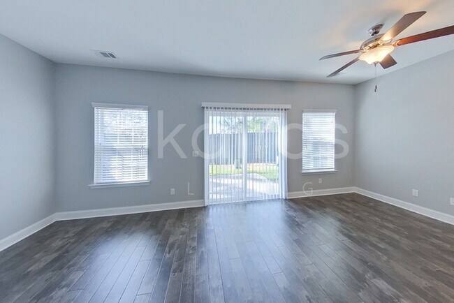 Foto del edificio - 807 Ferguson Ln