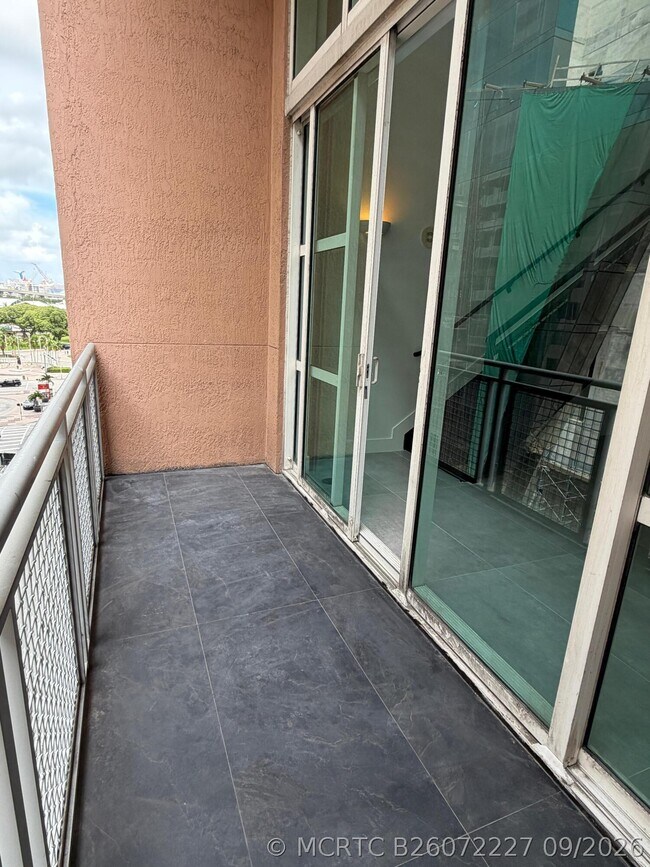 Foto del edificio - 244 Biscayne Blvd