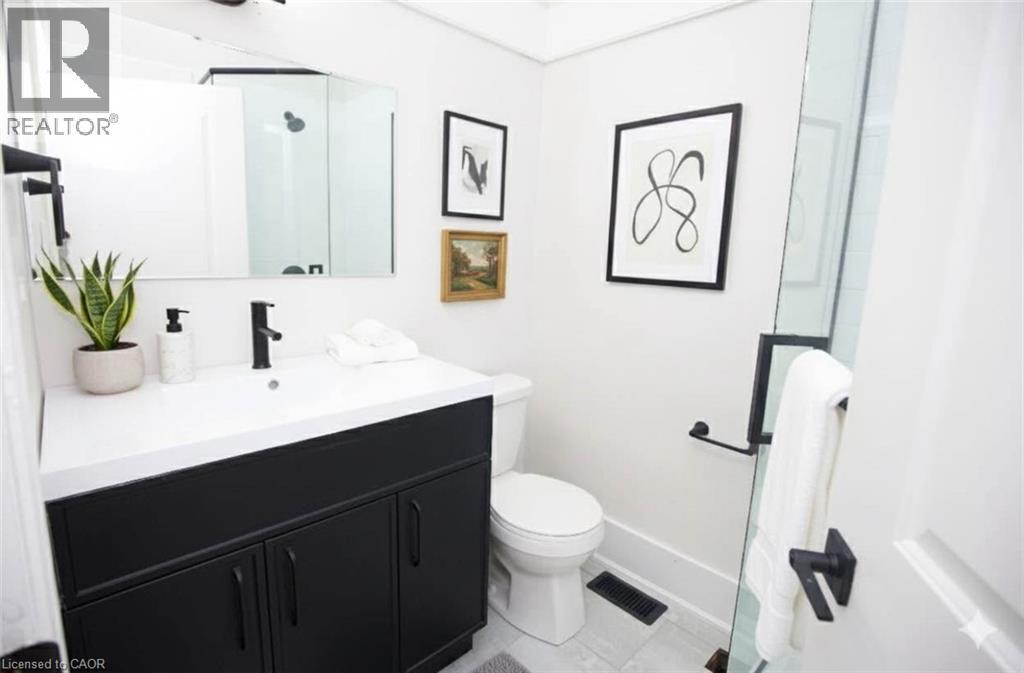 Building Photo - 34 Dumfries St