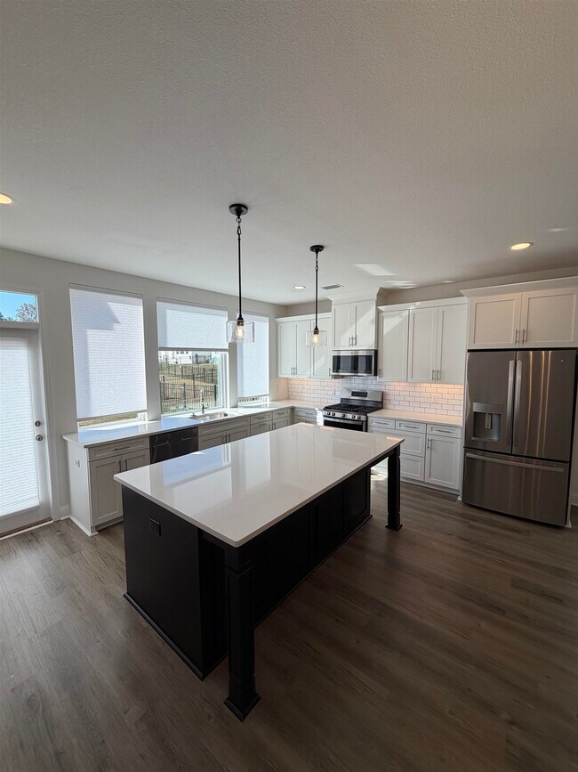 Foto del edificio - 5631 Fletcher Oaks Dr