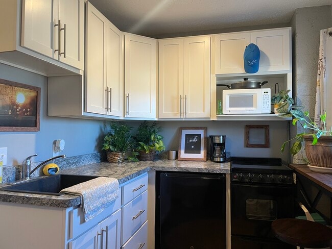 Building Photo - 124 E Main St Building Photo - 124 E Main St