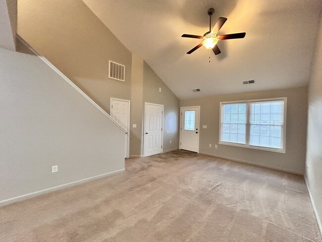 Building Photo - 19 Paige Dr