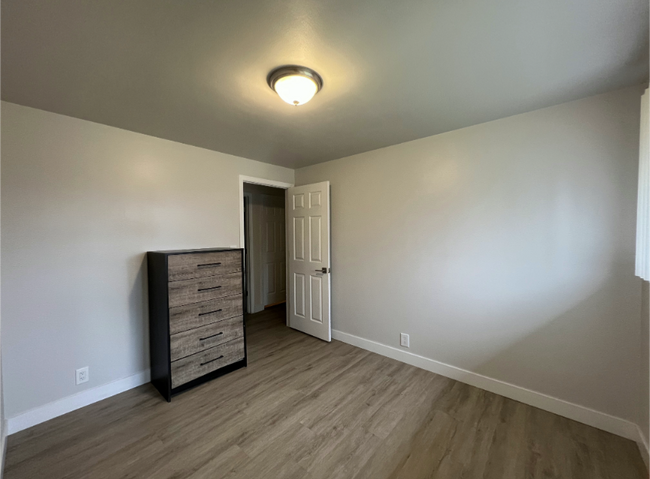 Foto del edificio - 4346 S 178th St