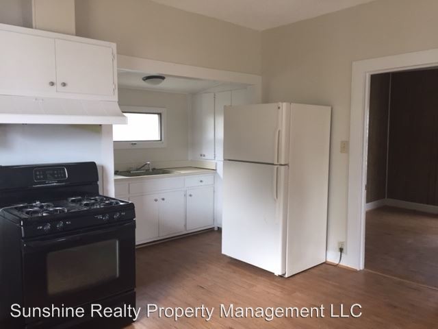 Building Photo - 2 br, 1 bath House - 819 S. Beaumont Ave