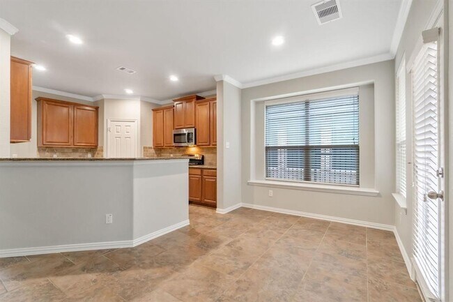 Building Photo - 38 Black Swan Ct
