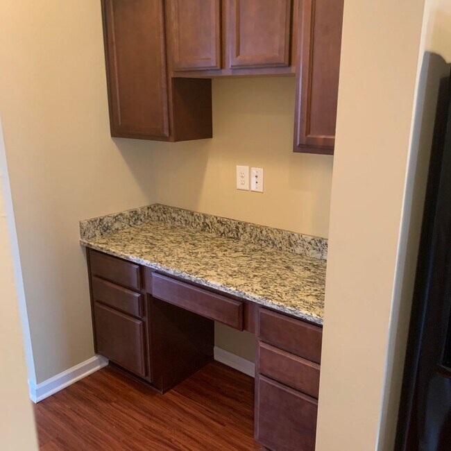 Foto del edificio - Townhome Condo