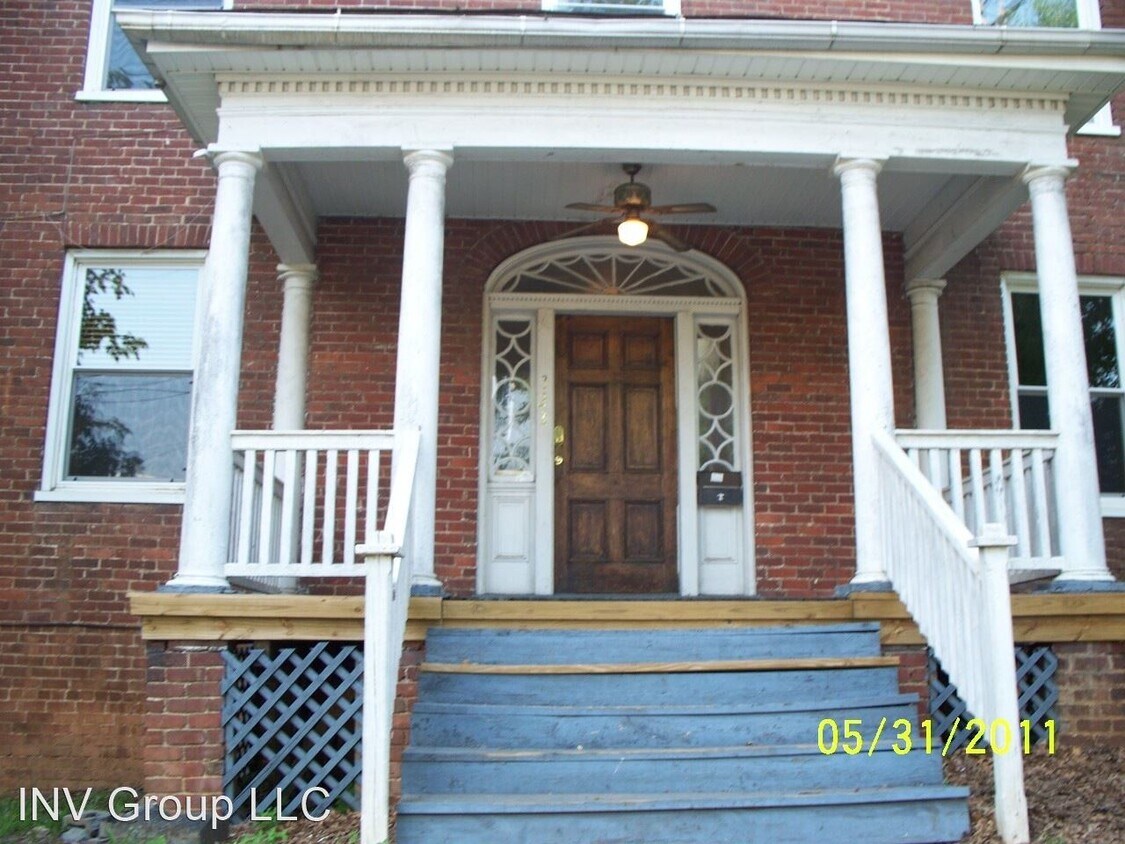 Primary Photo - 8 br, 3 bath House - 323 14th St