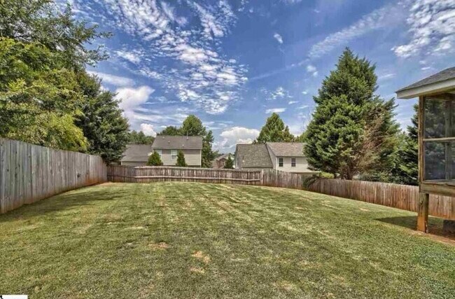 Foto del edificio - 210 Seven Pines Ct