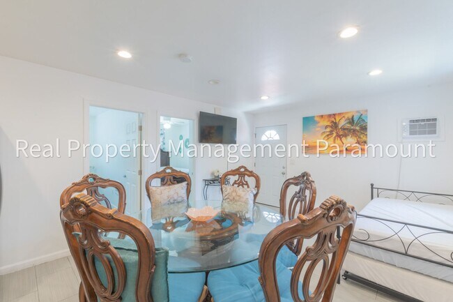 Foto del edificio - 1362 E 61st St