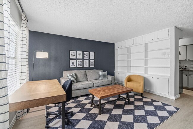 Building Photo - 1307 Wilcrest Dr