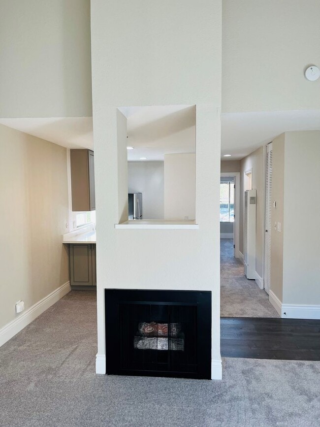 Building Photo - Upper Level Condominium in Station West