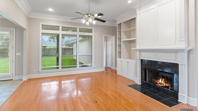 Foto del edificio - 10741 Hillmont Ave