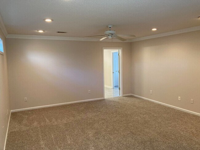 Foto del edificio - 3 bedroom, 3 bath house