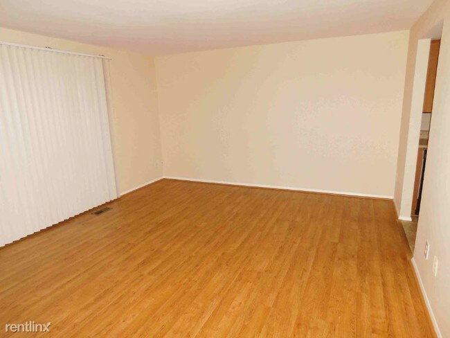 Foto del edificio - 4 br, 2 bath Townhome - 9038 Watchlight Ct