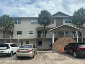 Building Photo - 1600 Woodland Dr