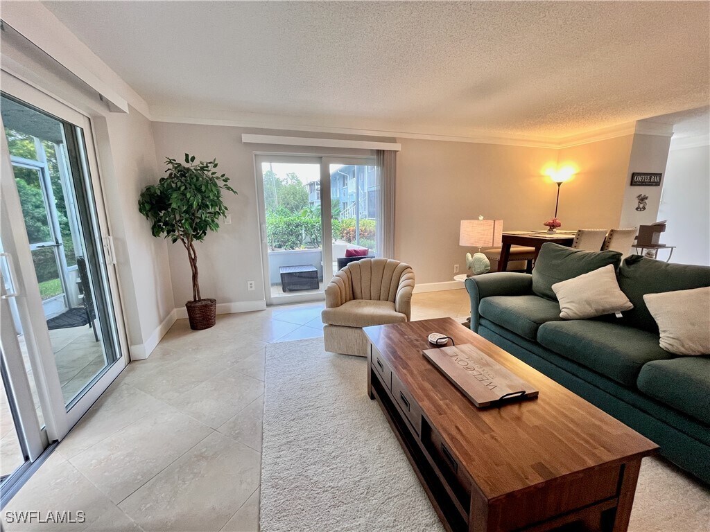 Foto del edificio - 216 Palm Dr