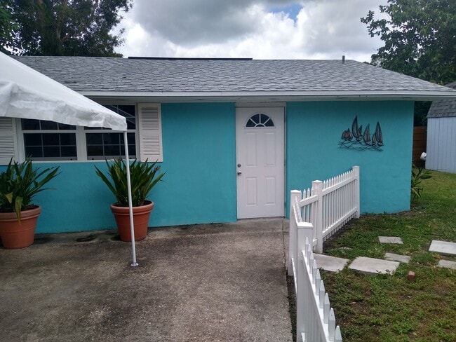 Tiny home front - 9328 N Ashley St