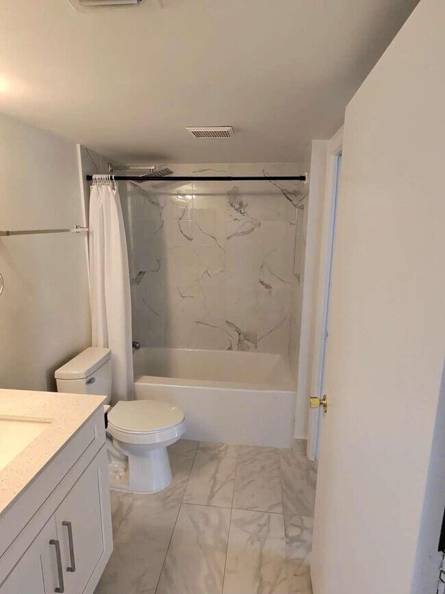 Foto del edificio - 5560 NW 61st St