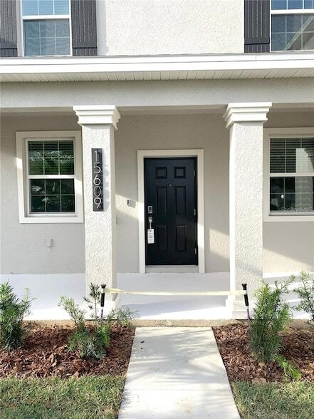 Foto del edificio - 15609 Water Spring Blvd