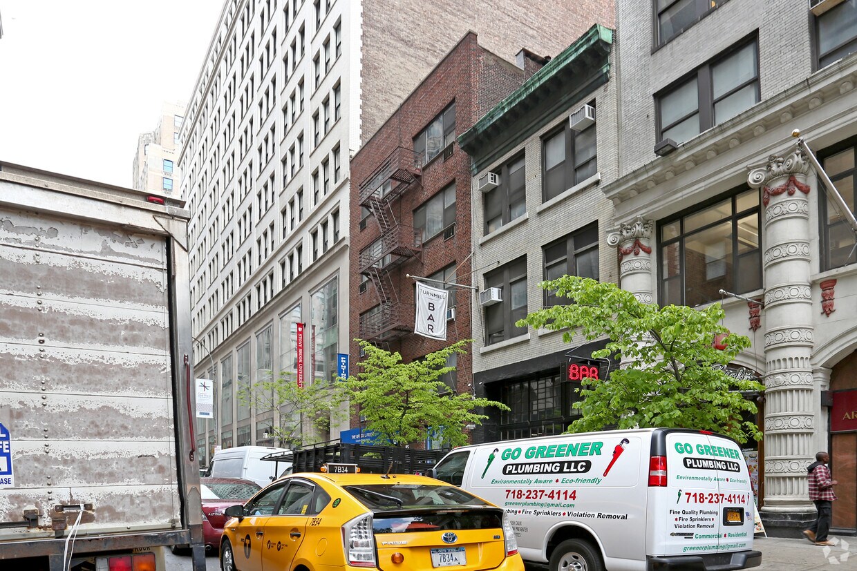 Building Photo - 115-117 E 27th St