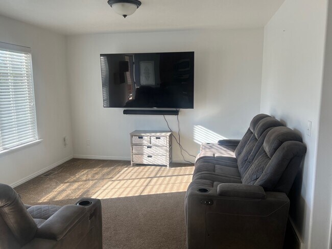 Building Photo - 564 N 50 E