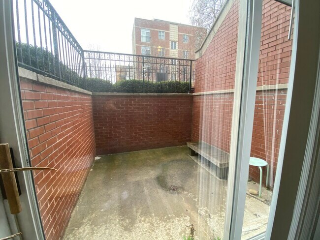 Foto del edificio - 1528 W Ohio St