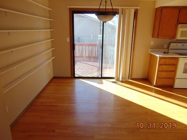 Building Photo - Northeast Medford 3-bedroom Home
