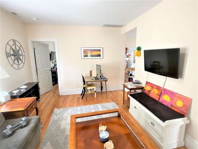 Foto del edificio - 24 Willard Ave