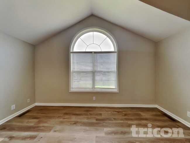 Building Photo - 1908 Sherman Court