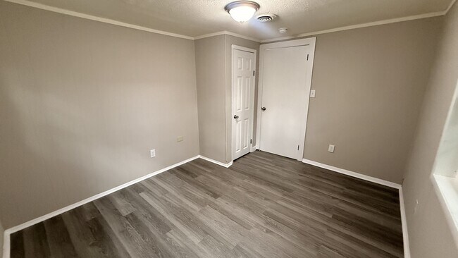 Foto del edificio - 3119 Clarendon Ave