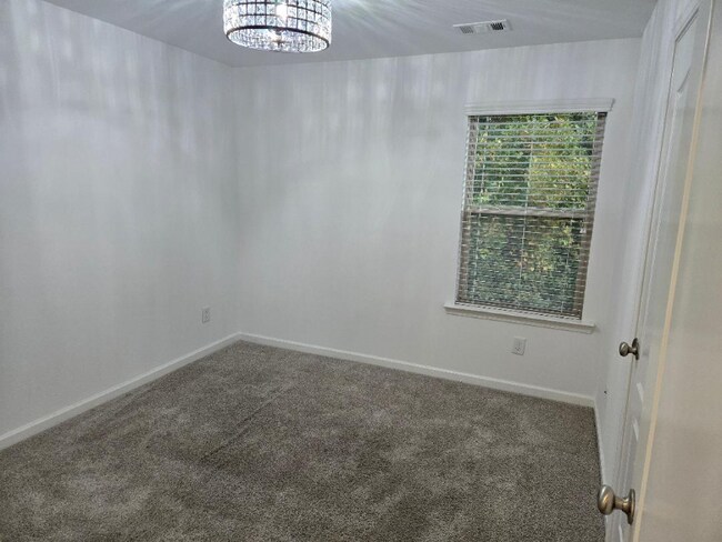 Foto del edificio - 5535 Fairhaven Pl
