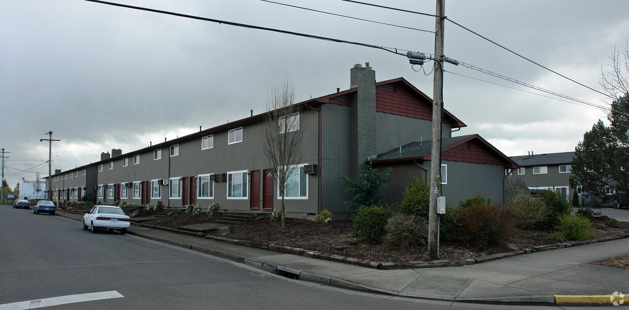 Building Photo - 902-944 SW 21st Ave