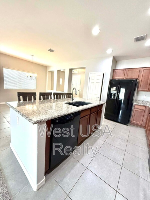 Foto del edificio - 1458 W Smoke Tree Ave