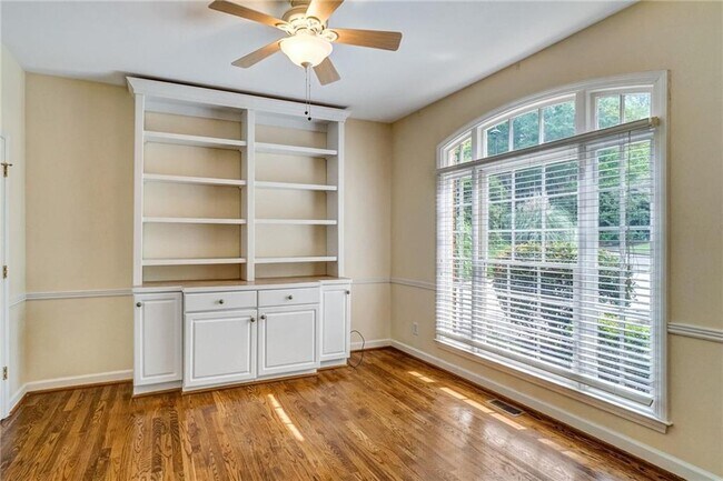 Building Photo - 510 Jacaranda Ct
