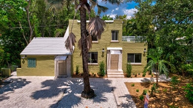 Front - 825 NE 120th St