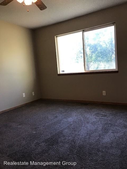 Building Photo - 8937 W Meadow Park