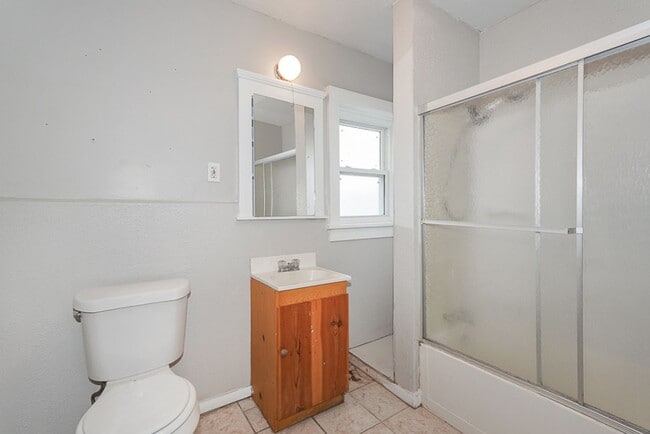 Foto del edificio - 1025 W 23rd St