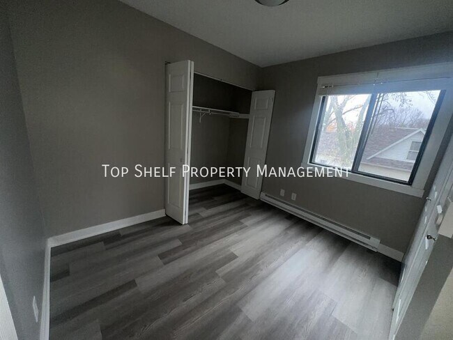 Foto del edificio - 103 S Grant-8