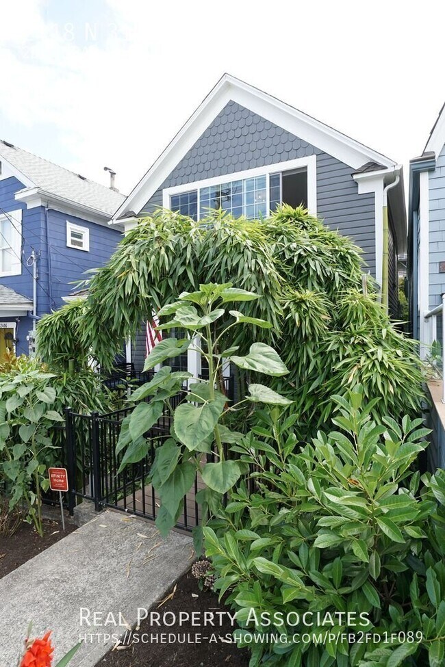 Foto del edificio - 2418 N 31st St